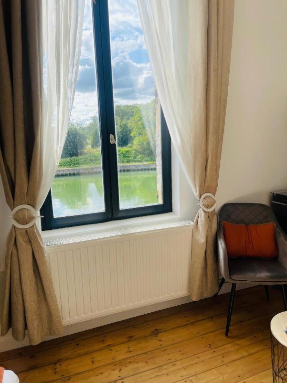 Maison "Au Fil De L'Eau" Douai Esterno foto